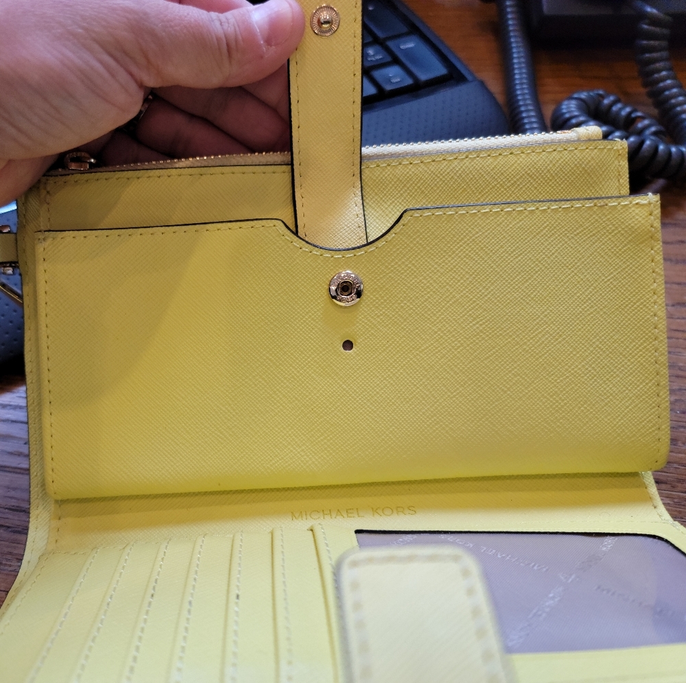 Michael korhs wallet